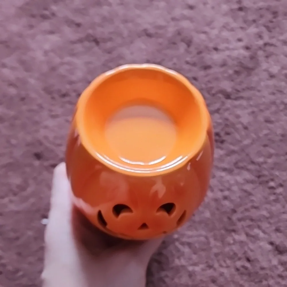 Scentsy Pumpkin Mini Warmer-NWOT - Picture 5 of 8
